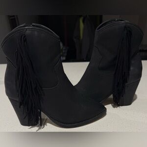 Women's Zigi Soho Hemme Fringe Ankle Boots size 7.5